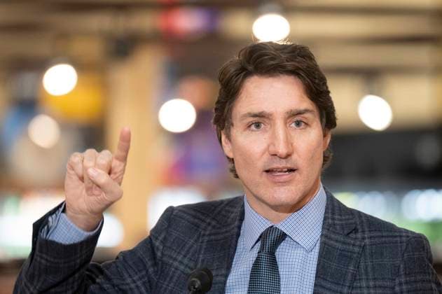 News Bilder des Tages April 3, 2023, Val d Or, PQ, Canada: Prime Minister Justin Trudeau gestures as he speaks about sending a Canadian astronaut into space during a news conference, in Val d Or, Que., Monday, April 3, 2023. Val d Or Canada  - ZUMAc35_ 20230403_zaf_c35_048 Copyright: xAdrianxWyldx