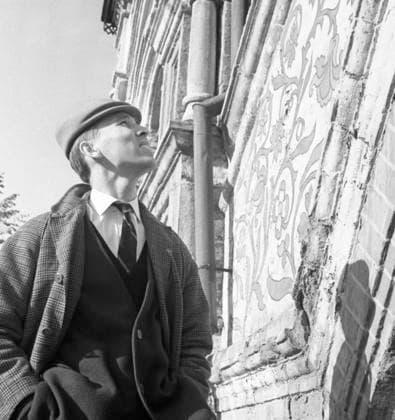 Fashion designer Vyacheslav Zaitsev 5756516 19.04.1964 Soviet Russian fashion designer Vyacheslav Zaitsev on a walk, Moscow. V. Leonov Moscow Russia  Copyright: xV.xLeonovx