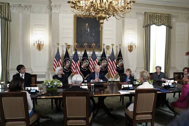 News Themen der Woche KW14 News Bilder des Tages U.S. President Joe Biden meets with the Council of Advisors on Science and Technology in the State Dining Room at the White House in Washington on Tuesday, April 4, 2023.  WASP2023040114 YurixGripas