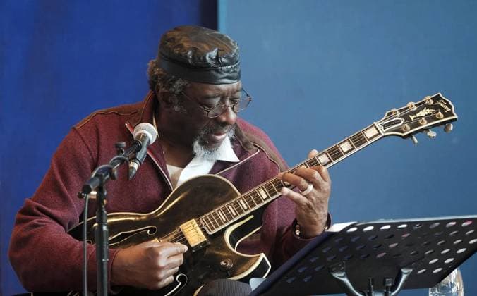 Jazz Festival Ruhr *** NUR FÜR REDAKTIONELLE ZWECKE *** EDITORIAL USE ONLY ***<p>James Blood Ulmer beim Soundcheck vor seinem Auftritt im Kunstmuseum auf am Sonntag, 08. April in Bochum. Ulmer und die Begleitband The Thing sind der Topact des Ruhr Jazzfestival, welches drei Tage dauert. Deutschland NRW Bochum Copyright: DietmarxWäsche *** Jazz Festival Ruhr *** ONLY FOR EDITORIAL PURPOSE *** EDITORIAL USE ONLY *** P James Blood Ulmer at Soundcheck before his Appearance at Museum of Art at on Sunday, 08 April in Bochum Ulmer and the Begleitband The Thing are the top act of Ruhr jazz festival, which Three Days takes Germany NRW Bochum Copyright DietmarxLaundry Copyright: DietmarxWäsche docnrwhugopicture182429484 EDITORIAL USE ONLY