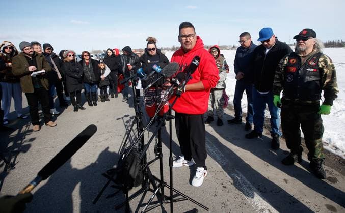 April 6, 2023, Winnipeg, MANITOBA, CANADA: Christopher Traverse, Chief of Lake St. Martin First Nation speaks to the media at Winnipegs Brady Landfill just outside the city, Thursday, April 6, 2023. Traverse and community members spoke about the recent discovery of Linda Beardys body in the landfill. Winnipeg CANADA  - ZUMAc35_ 20230406_zaf_c35_163 Copyright: xJohnxWoodsx