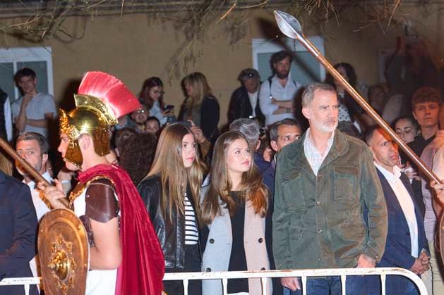 Entertainment Themen der Woche KW14 08-04-2023 Chinchon Princess Leonor and Princess Sofia and Queen Letizia and King Felipe attend the Living Passion, a performance on Holy saturday and is declared a festival of national tourist interest, in Chinchon, Spain. No Spain Â  Copyright: xPPEx