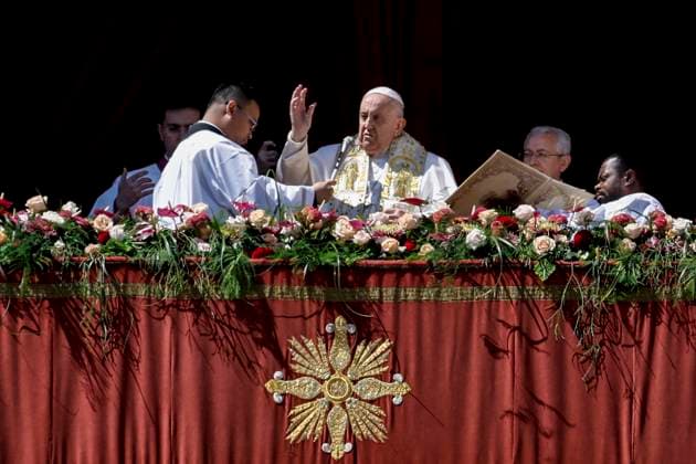 News Themen der Woche KW14 News Bilder des Tages April 9, 2023, VATICAN CITY, VATICAN: Pope Francis during the Urbi et Orbi blessing after the Easter Mass in Saint Peter s square at the Vatican City, 09 April 2023. ANSA FABIO FRUSTACI VATICAN CITY VATICAN - ZUMAa110 20230409_zaf_a110_002 Copyright: xFabioxFrustacix