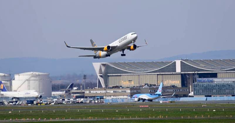 10.04.2023 Impressionen Flughafen Rhein Main Frankfurt Ostern Osterreiseverkehr Start Abflug Condor Flugzeug Boing 767-300 Kennung D-ABUH Frankfurt (Main) Hessen Deutschland *** 10 04 2023 impressions airport rhein main frankfurt easter easter travel start departure condor airplane boing 767 300 identifier D ABUH frankfurt main hesse germany