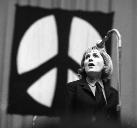 Persönlichkeiten aus 1965-71 DEU, Deutschland, Dortmund: Persönlichkeiten aus der Politik, Wirtschaft und Kultur aus den Jahren 1965-71. Gisela May ( Schauspielerin) Brecht-I. gest. 2016 DEU, Germany, Dortmund: Personalities from politics, business and culture from the years 1965-71. NRW *** Personalities from 1965 71 DEU, Germany, Dortmund Personalities from politics, business and culture from the years 1965 71 Gisela May Actress Brecht I gest 2016 DEU, Germany, Dortmund Personalities from politics, business and culture from the years 1965 71 NRW