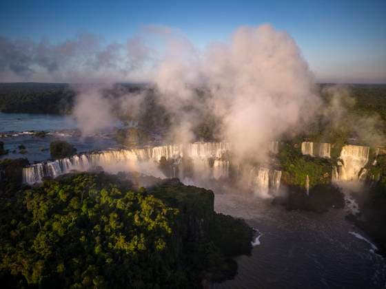 Beautiful view to Iguazu Falls waterfalls with green rainforest Foz do Iguaçu, State of Paraná, Brazil R_GNUJ230410D-1166612-01