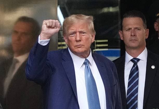 News Themen der Woche KW15 News Bilder des Tages Former President Donald Trump is seen leaving Trump Tower on Thursday, April 13, 2023 in New York City. Trump is scheduled to sit for a second deposition as part of New York Attorney General Letitia James $250 million civil fraud lawsuit.  NYP20230413704A JohnxNacion