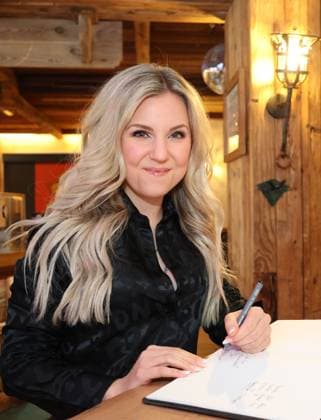 13.04.2023, Schladming, AUT, Unterwegs in, Steiermark, Reportage, SMAGO Awarad, SMAGO! Award, im Bild Nathalie Holzner,