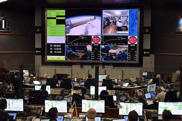 News Themen der Woche KW15 News Bilder des Tages Illustration picture shows the command center (fish ball) during a royal visit to the launch of ESA s Jupiter Icy Moons Explorer mission Juice from Guiana Space Centre in Kourou, French Guiana, France on Friday 14 April 2023. The launch had to be postponed by 24 hours to Friday, due to bad weather conditions on Thursday.  ERICxLALMAND 64746557