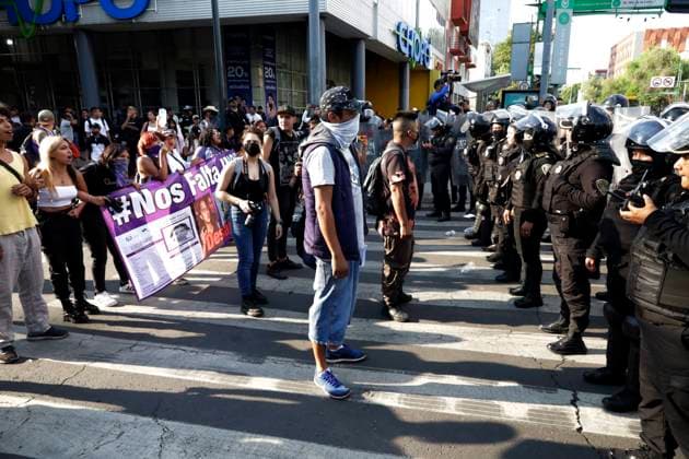 Demand to investigate and locate rapper INOF in Mexico April 14, 2023, Mexico City, Mexico: Family and friends of young Ana Arizbeth Soto Font, known as rapper Inof, demand that the Mexico City District Attorney s Office investigate and locate her, as she has been missing for a week. The protest blocked avenues in Mexico City. on April 14, 2023 in Mexico City, Mexico (Photo by Luis Barron Eyepix Group). Copyright: xLuisxBarronx xEyepixxGroupx LB20230414_INOF24
