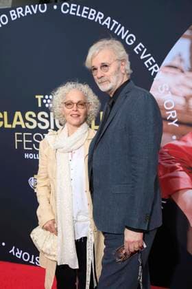 April 13, 2023, Los Angeles, California, USA: LOS ANGELES, CALIFORNIA - APR 13, 2023: Amy Irving, Kenneth Bowser at the 2023 TCM Classic Film Festival - Opening Night Gala and World Premiere of Rio Bravo at TCL Chinese Theatre IMAX Los Angeles USA - ZUMAg107 20230413_zep_g107_153 Copyright: xNinaxPrommerx