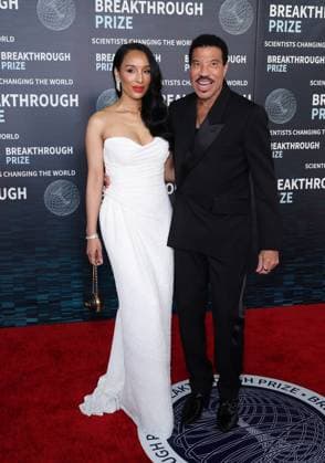 Entertainment Bilder des Tages April 15, 2023, Los Angeles, CA, USA: Lisa Parigi and Lionel Richie attend the 9th Annual Breakthrough Prize Ceremony at the Academy Museum of Motion Pictures on April 15, 2023 in Los Angeles, California. Los Angeles USA - ZUMAs181 20230415_zea_s181_156 Copyright: xCraSHx