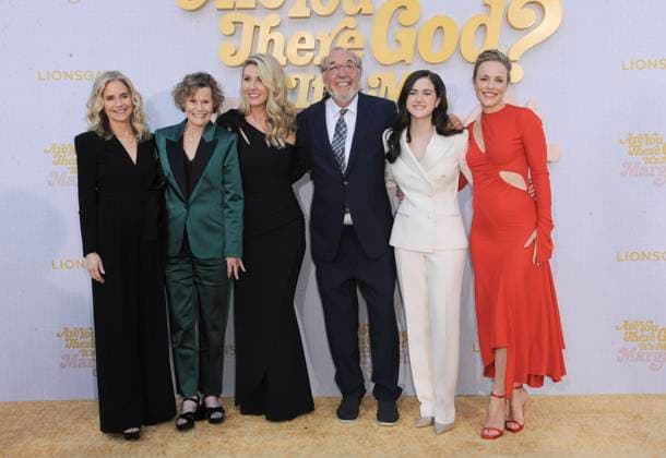 Bilder des Jahres 2023, Entertainment 04 April Entertainment Themen der Woche KW15 Entertainment Bilder des Tages Julie Ansell, Judy Blume, Kelly Fremon Craig, James Brooks, Abby Ryder Fortson, Rachel McAdams at arrivals for ARE YOU THERE GOD? ITâ€™S ME, MARGARET Premiere, Westwood Regency Village Theatre, Los Angeles, CA April 15, 2023. Photo By: Elizabeth Goodenough Everett Collection at arrivals for ARE YOU THERE GOD? ITâ€™S ME, MARGARET Premiere, Westwood Regency Village Theatre, Los Angeles, CA April 15, 2023. Photo By: Elizabeth Goodenough Everett Collection PUBLICATIONXNOTxINxCANxCHNxFRAxITAxJPNxNORxPOLxRUSxESPxUKxUSA