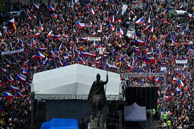 News Themen der Woche KW15 News Bilder des Tages Demonstration called Czech Republic Against Poverty was held on April 16, 2023, on the Wenceslas Square in Prague, Czech Republic. The event was called by the Law Respekt Expertise (PRO) party. (CTKxPhoto OndrejxDeml) CTKPhotoP2023041603302  CTKPhotoP2023041603302