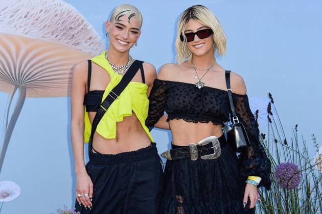 REVOLVE Festival 2023 Dixie D Amelio and sister Charli D Amelio arrive at the REVOLVE Festival 2023 celebrating the 20th Anniversary of REVOLVE in partnership with The h.wood Group on April 15, 2023 in Thermal, Coachella Valley, Riverside County, California, United States. Thermal, Coachella Valley, Riverside County, California California United States  Copyright: xImagexPressxAgencyx originalFilename: collin-revolvef230415_np2vM.jpg