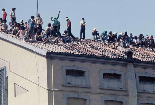 RECORD DATE NOT STATED Prisoners In Revolt On The Roof Of San Vittore. Prisoners In Revolt On The Roof Of San Vittore, Milan, 1969. Copyright: 972_ML_05_W502742
