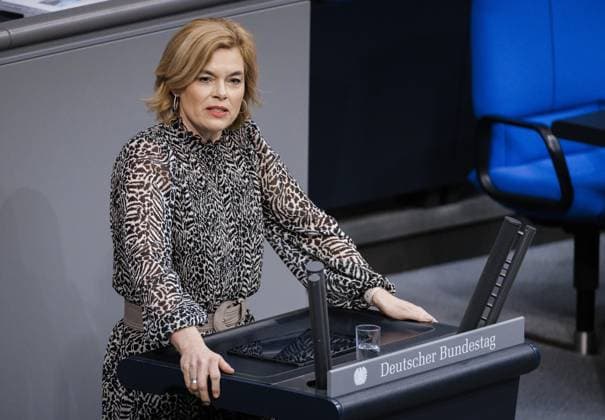 News Themen der Woche KW16 News Bilder des Tages Julia Kloeckner, CDU, MdB, haelt eine Rede zur Aktuelle Stunde öÄÃ»Weiternutzung der KernkraftöÄu im Plenum des Deutschen Bundestages in Berlin, 19.04.2023. Berlin Deutschland *** Julia Kloeckner, CDU, MdB, holds a speech on the current hour öÄÃ Weiternutzung der KernkraftöÄu in the plenum of the German Bundestag in Berlin, 19 04 2023 Berlin Germany Copyright: xFelixxZahn photothek.netx