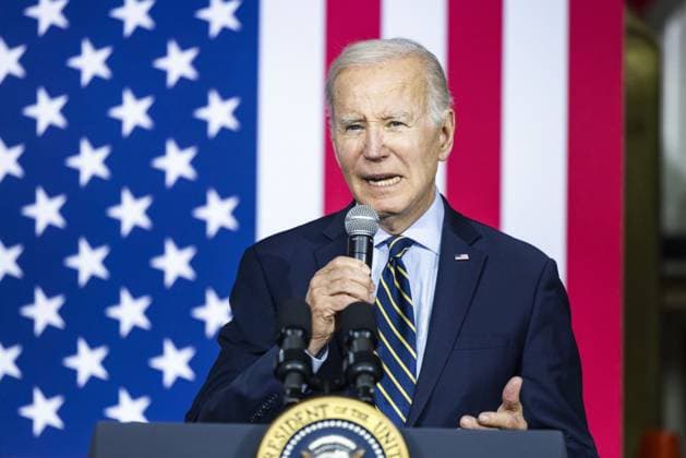 News Themen der Woche KW16 News Bilder des Tages US President Joe Biden speaks on his administration s plan to reward work, not wealth at a union training facility in Accokeek, Maryland, on April 19, 2023. Biden sought to contrast his vision from what the White House called the MAGA House Republicans vision that trickles from the top down.  WAX20230419812 JIMxLOxSCALZO