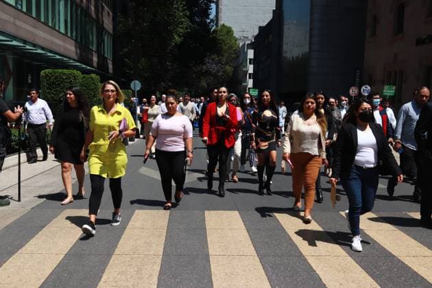 First National earthquake Drill 2023 April 19, 2023 in Mexico City, Mexico: Civil protection members, rescuers and authorities trained people to evacuate buildings during the First National Drill 2023, in case of a 7.5 magnitude earthquake situation. On April 19, 2023 in Mexico City, Mexico. (Photo by Carlos Santiago Eyepix Group) Copyright: xCarlosxSantiagox xEyepixxGroupx CS202304196063