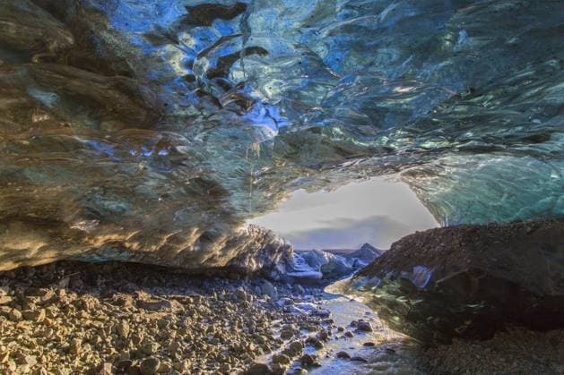  Eingang der Crystal, natürliche Eishöhle im Breiðamerkurjökull, Breidamerkurjokull Gletscher im Vatnajökull Nationalpark, Island, Europa *** Entrance the Crystal, natural Ice Cave at Breiðamerkurjökull, Breidamerkurjokull Glacier at Vatnajökull National Park, Iceland, Europe Copyright: imageBROKER/alimdix/xArterra ibltsm09204334.jpg
