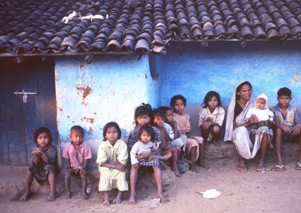 Indien 1999 IND, Indien, Neu-Delhi: Selten sind Glanz und Elend so nah beieinander wie in Indien, hier am 20.10.1999, sowohl in der Hauptstadt Neu-Delhi, Agra als auch in Zentralindien wo diese Fotoeindrücke entstanden. Zentralindien. In und bei Betul. Armut der Landbevölkerung. IND, India, New Delhi: Splendor and misery are seldom as close together as in India, here on October 20th, 1999, both in the capital New Delhi, Agra and in central India where these photo impressions were taken. *** India 1999 IND, India, New Delhi Splendor and misery are seldom as close together as in India, here on October 20 10, 1999, both in the capital New Delhi, Agra and in central India where these photo impressions were taken Central India In and near Be