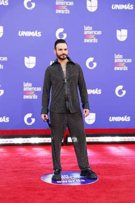 Venezuelan dressmaker Usama Ishtay poses on the red carpet of the Latin American Music Awards (Latin AMAs) at the MGM Grand Garden Arena in Las Vegas, Nevada, USA, 20 April 2023. Featuring Bad Bunny, Becky G and Daddy Yankee as favorites, this year s nominations highlight artists spanning all genres of Latin music in 26 categories. Red carpet of the Latin AMAs Awards in Las Vegas !ACHTUNG: NUR REDAKTIONELLE NUTZUNG!  Copyright: xRondaxChurchillx USA6386 20230421-4a0bacbb23a9b501e9412733b25bca95c0fa51bb