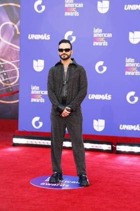 Venezuelan dressmaker Usama Ishtay poses on the red carpet of the Latin American Music Awards (Latin AMAs) at the MGM Grand Garden Arena in Las Vegas, Nevada, USA, 20 April 2023. Featuring Bad Bunny, Becky G and Daddy Yankee as favorites, this year s nominations highlight artists spanning all genres of Latin music in 26 categories. Red carpet of the Latin AMAs Awards in Las Vegas !ACHTUNG: NUR REDAKTIONELLE NUTZUNG!  Copyright: xRondaxChurchillx USA6385 20230421-14e66645c38b93b8b99921ff99fedeb2794fbbbc