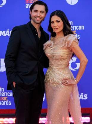 April 20, 2023, Las Vegas, Nevada, USA: Forrest Kolb and Patricia Manterola on the red carpet of the 2023 Latin American Music Awards held on Thursday April 20, 2023 at the MGM Grand in Las Vegas, Nevada. PI Las Vegas USA - ZUMAp124 1028403307st Copyright: xJAVIERxROJASx