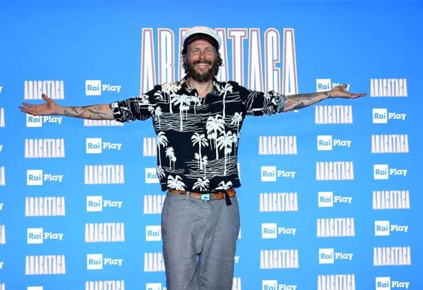 Foto IPP Gioia Botteghi Roma 21 04 2023 photocall del programma di rai play Aracataca nella foto il cantante Jovanotti - Lorenzo Cherubini - Italy Photo Press - World Copyright *** Photo IPP Gioia Botteghi Rome 21 04 2023 photocall of rai play Aracataca program pictured singer Jovanotti Lorenzo Cherubini Italy Photo Press World Copyright  0
