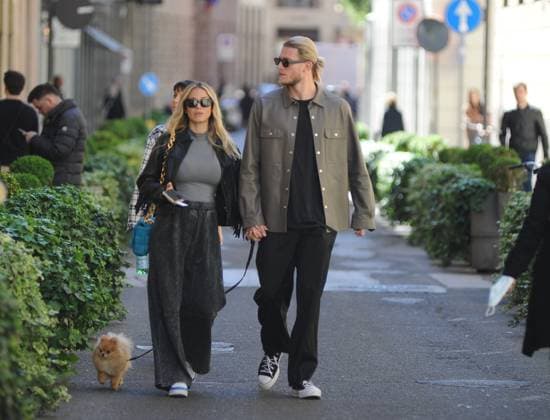 Entertainment Themen der Woche KW16 Fußballer Loris Karius mit seiner schwangeren Freundin Diletta Leotta in Mailand Milan, 17-04-2023 Diletta Leotta, 5 months pregnant, and her boyfriend Loris Karius, goalkeeper of Newcastle in the English league. they stroll through the streets of the centre, then after having done some shopping at the Maison Margiela boutique in Via della Spiga, they walk towards the house, but stopping first to eat a nice ice cream. EXCLUSIVE SERVICE- pool with Villa and Mega  Copyright: xMimmoxCarrierox xipa-agency.netx xMIMMOxCARRIERO-EXCLx IPA_IPA37366553