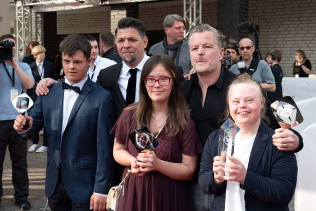 Grimmepreis fuer ZUM SCHWARZWAELDER HIRSCH, Tim MAELZER und sein Team, Roter Teppich, Red Carpet Show, Ankunft, arrival, 59. Verleihung des Adolf-Grimme-Preises Adolf-Grimme-Preis Grimmepreis in Marl, 21.04.2023. oÂ¥Ã‚