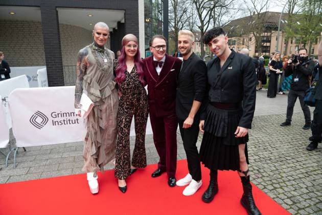 Grimmepreis fuer Queer Eye Germany, mit Avi JAKOBD, Leni BOLT, Jan-Henrik SCHEPER-STUKE, Aljosha MUTTARDI and Ayan YURUK, Roter Teppich, Red Carpet Show, Ankunft, arrival, 59. Verleihung des Adolf-Grimme-Preises Adolf-Grimme-Preis Grimmepreis in Marl, 21.04.2023. o¥Â