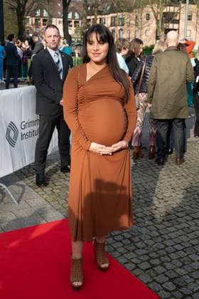 Grimmepreis fuer Zwei Schwestern; Almila BAGRIACIK, Schauspielerin, schwanger, Roter Teppich, Red Carpet Show, Ankunft, arrival, 59. Verleihung des Adolf-Grimme-Preises Adolf-Grimme-Preis Grimmepreis in Marl, 21.04.2023. oÂ¥Ã‚