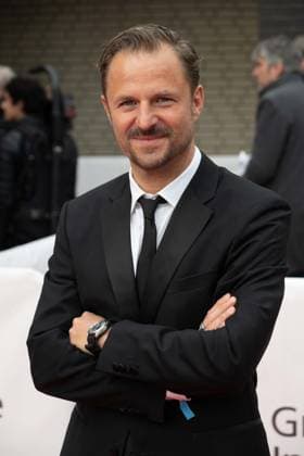 Grimmepreis fuer die Wannseekonferenz, Philipp HOCHMAIR, Schauspieler, Roter Teppich, Red Carpet Show, Ankunft, arrival, 59. Verleihung des Adolf-Grimme-Preises Adolf-Grimme-Preis Grimmepreis in Marl, 21.04.2023. oÂ¥Ã‚