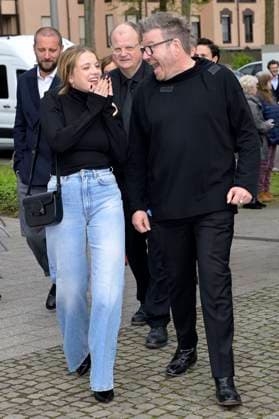Jano Ben Chaabane, Jella Haase, Bob Konrad und Hanno Hackfort bei der 59. Verleihung des Grimme Preises 2023 im Theater der Stadt Marl. Marl, 21.04.2023
