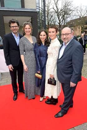 Jens Wischnewski, Franziska Hartmann, Mina Tander, Peri Baumeister und Orkun Ertener bei der 59. Verleihung des Grimme Preises 2023 im Theater der Stadt Marl. Marl, 21.04.2023
