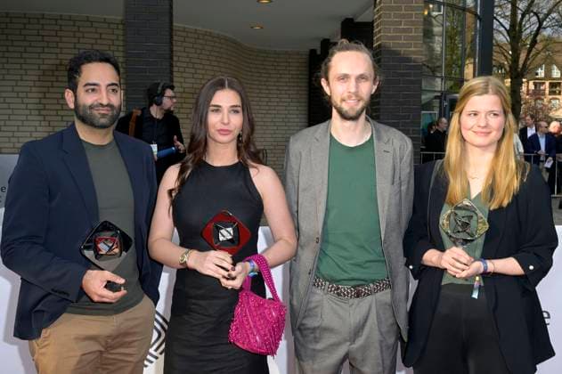 Armin Ghassim, Mariam Noori, Gast und Zita Zengerling bei der 59. Verleihung des Grimme Preises 2023 im Theater der Stadt Marl. Marl, 21.04.2023