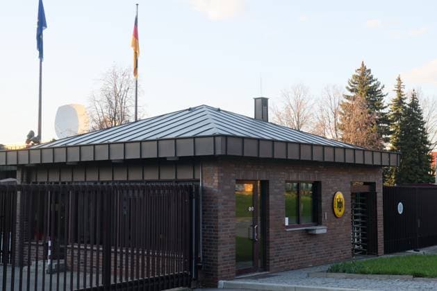 News Themen der Woche KW16 News Bilder des Tages RUSSIA, MOSCOW - APRIL 22, 2023: The offices of the Embassy of Germany in Mosfilmovskaya Street. Russia is expelling 34 of some 90 German diplomats working in Moscow. Alexander Shcherbak TASS  58585477