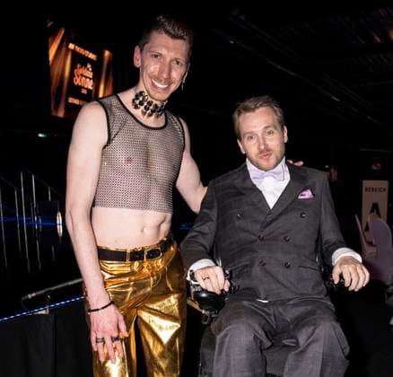 Goldene Sonne 2023 von Sonnenklar.TV in Kalkar Manuel Flickinger, Reality-TV-Darsteller und LGBT-Aktivist mit Samuel Koch, Schauspieler (von links);Goldene Sonne 2023 von Sonnenklar.TV in Kalkar Manuel Flickinger, Reality-TV-Darsteller und LGBT-Aktivist mit Samuel Koch, Schauspieler (von links), Kalkar Nordrhein-Westfalen Deutschland Wunderland Kalkar