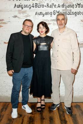 Nominiertenabend des Deutschen Filmpreises Lola 2023 Sol Bondy, Zar Amir Ebrahimi und Mehdi Bajestani beim Nominiertenabend des Deutschen Filmpreises Lola 2023 in der Fabrik 23 am 22.04.2023 in Berlin. Copyright: xEventpressxKochanx