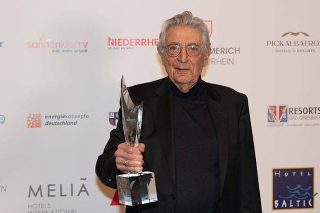 Gerhart BAUM, Politiker, FDP, erhaelt den Ehrenpreis fuer sein politisches Lebenswerk, Die Goldene Sonne 2023, am 22.04.2023 im Wunderland Kalkar,