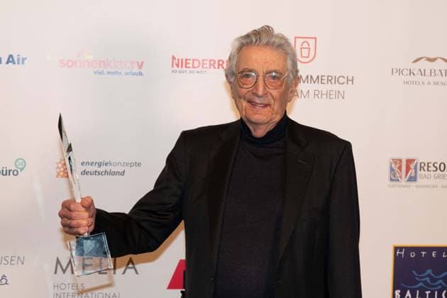 Gerhart BAUM, Politiker, FDP, erhaelt den Ehrenpreis fuer sein politisches Lebenswerk, Die Goldene Sonne 2023, am 22.04.2023 im Wunderland Kalkar,