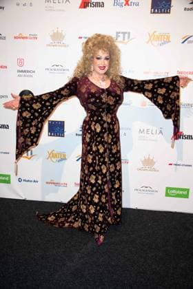 Laudatorin Gloria GRAY, Schauspielerin und Saengerin, Die Goldene Sonne 2023, am 22.04.2023 im Wunderland Kalkar,