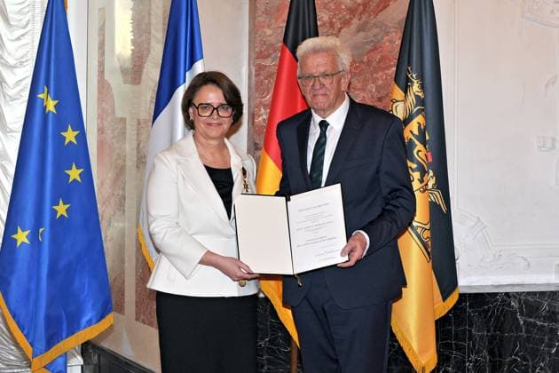 erleihung des Verdienstorden des Landes Baden-Württemberg. Winfried Kretschmann ( Bündnis 90 Die Grünen Ministerpräsident Baden-Württemberg ) und Annette Widmann-Mauz anläßlich der Verleihung des Verdienstorden des Landes Baden-Württemberg am 22.04.2023 im Schloss Mannheim. 20230422MWI64208