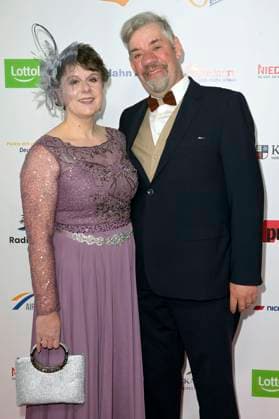 Uwe Abel mit Ehefrau Iris bei der Verleihung der Goldenen Sonne 2023 während der Sonnenklar.TV Gala im Wunderland Kalkar. Kalkar, 22.04.2023