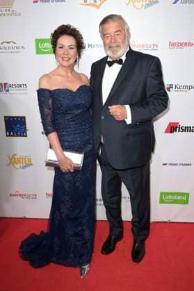 Harry Wijnvoord mit Ehefrau Iris Dahlke bei der Verleihung der Goldenen Sonne 2023 während der Sonnenklar.TV Gala im Wunderland Kalkar. Kalkar, 22.04.2023