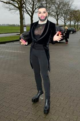 Harald Glööckler bei der Verleihung der Goldenen Sonne 2023 während der Sonnenklar.TV Gala im Wunderland Kalkar. Kalkar, 22.04.2023