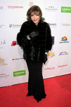 Joan Collins bei der Verleihung der Goldenen Sonne 2023 während der Sonnenklar.TV Gala im Wunderland Kalkar. Kalkar, 22.04.2023