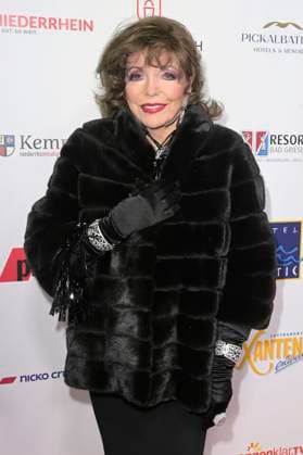 Joan Collins bei der Verleihung der Goldenen Sonne 2023 während der Sonnenklar.TV Gala im Wunderland Kalkar. Kalkar, 22.04.2023