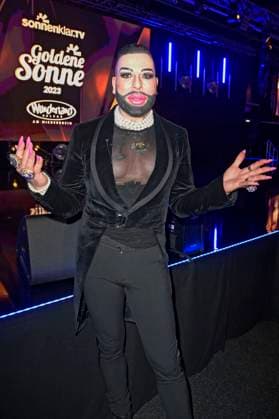 Harald Glööckler bei der Verleihung der Goldenen Sonne 2023 während der Sonnenklar.TV Gala im Wunderland Kalkar. Kalkar, 22.04.2023